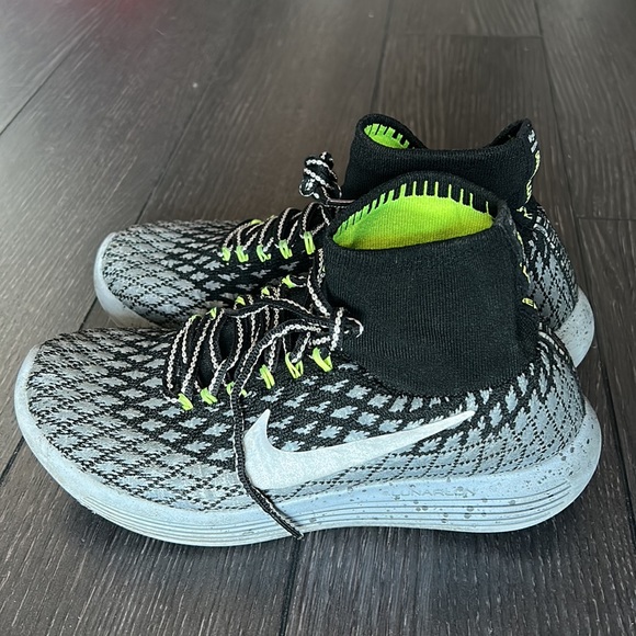 Nike FlyKnit - Picture 2 of 4